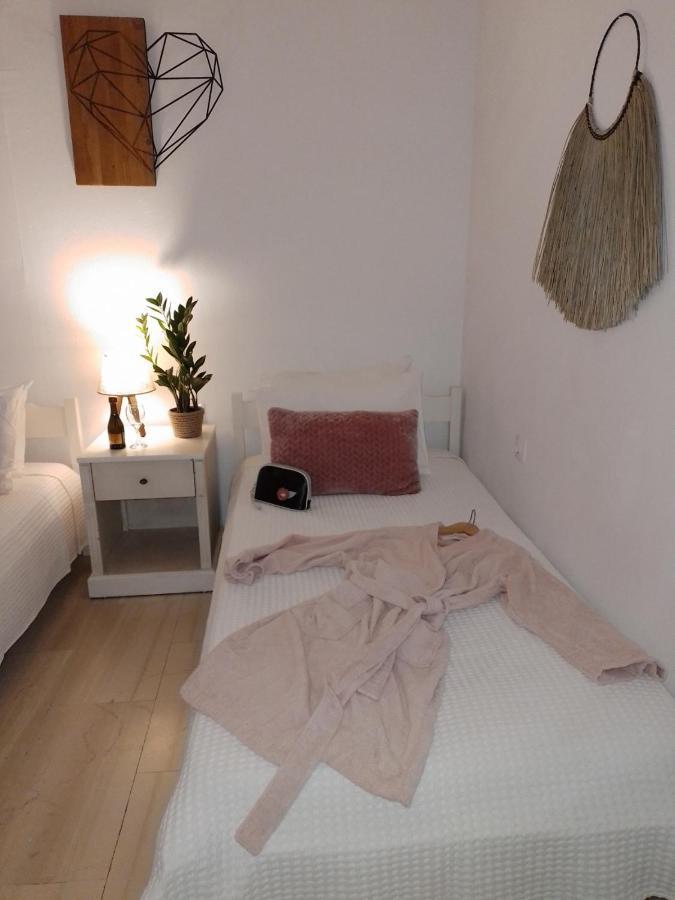 Town Apartment Mykonos Town Bagian luar foto
